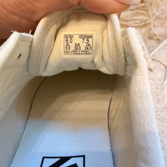 Vans Women's Sneakers in Cream NWOT - Picture 6 of 6